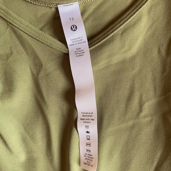 Lululemon Align T-Shirt. Size 12 - Picture 3 of 3